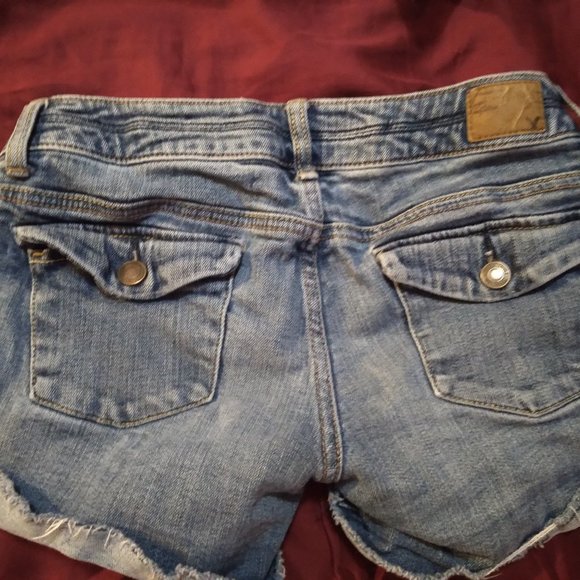 American Eagle Y2K Low-Rise Jean Shorts - Picture 4 of 7